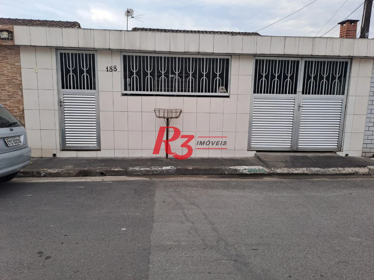 Casa com 2 dormitórios à venda, 131 m² por R$ 300.000,00 - Castelo - Santos/SP
