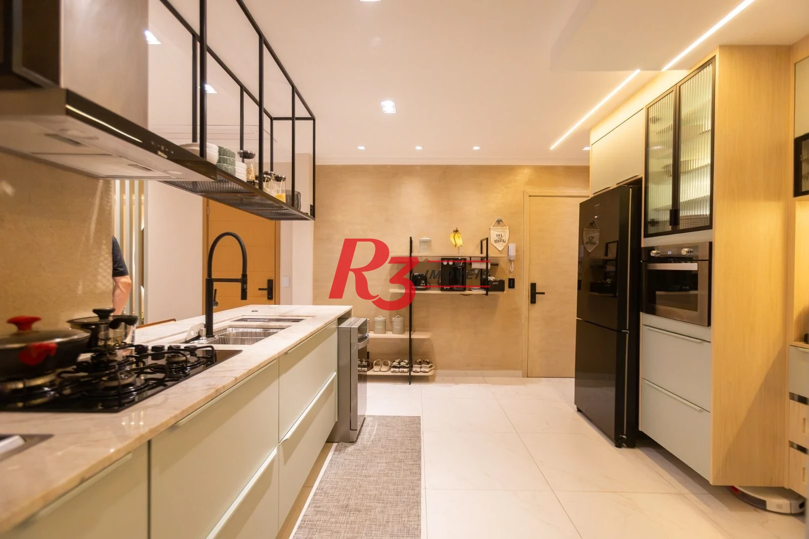 Apartamento com 3 dormitórios à venda, 99 m² por R$ 2.780.000,00 - Gonzaga - Santos/SP