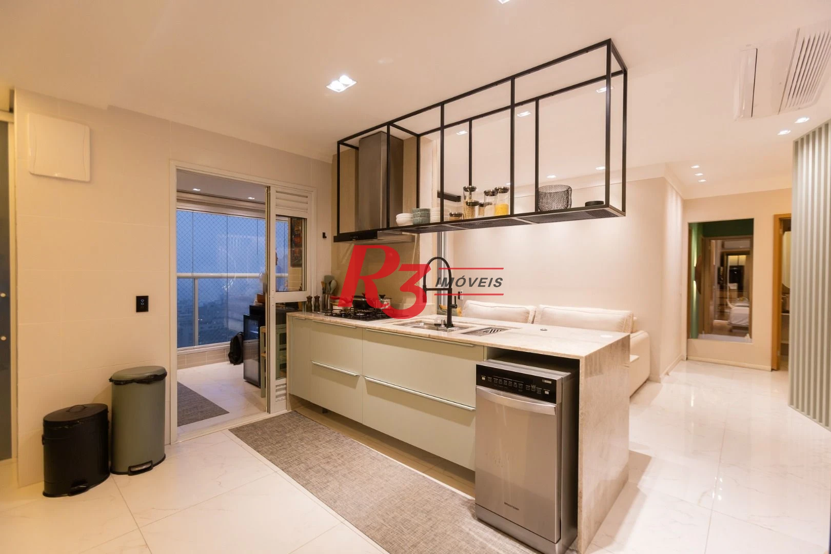 Apartamento com 3 dormitórios à venda, 99 m² por R$ 2.780.000,00 - Gonzaga - Santos/SP