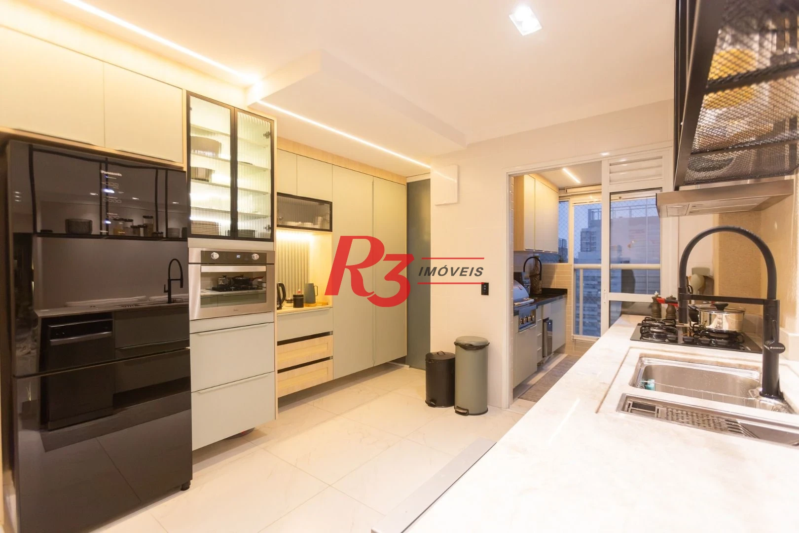 Apartamento com 3 dormitórios à venda, 99 m² por R$ 2.780.000,00 - Gonzaga - Santos/SP