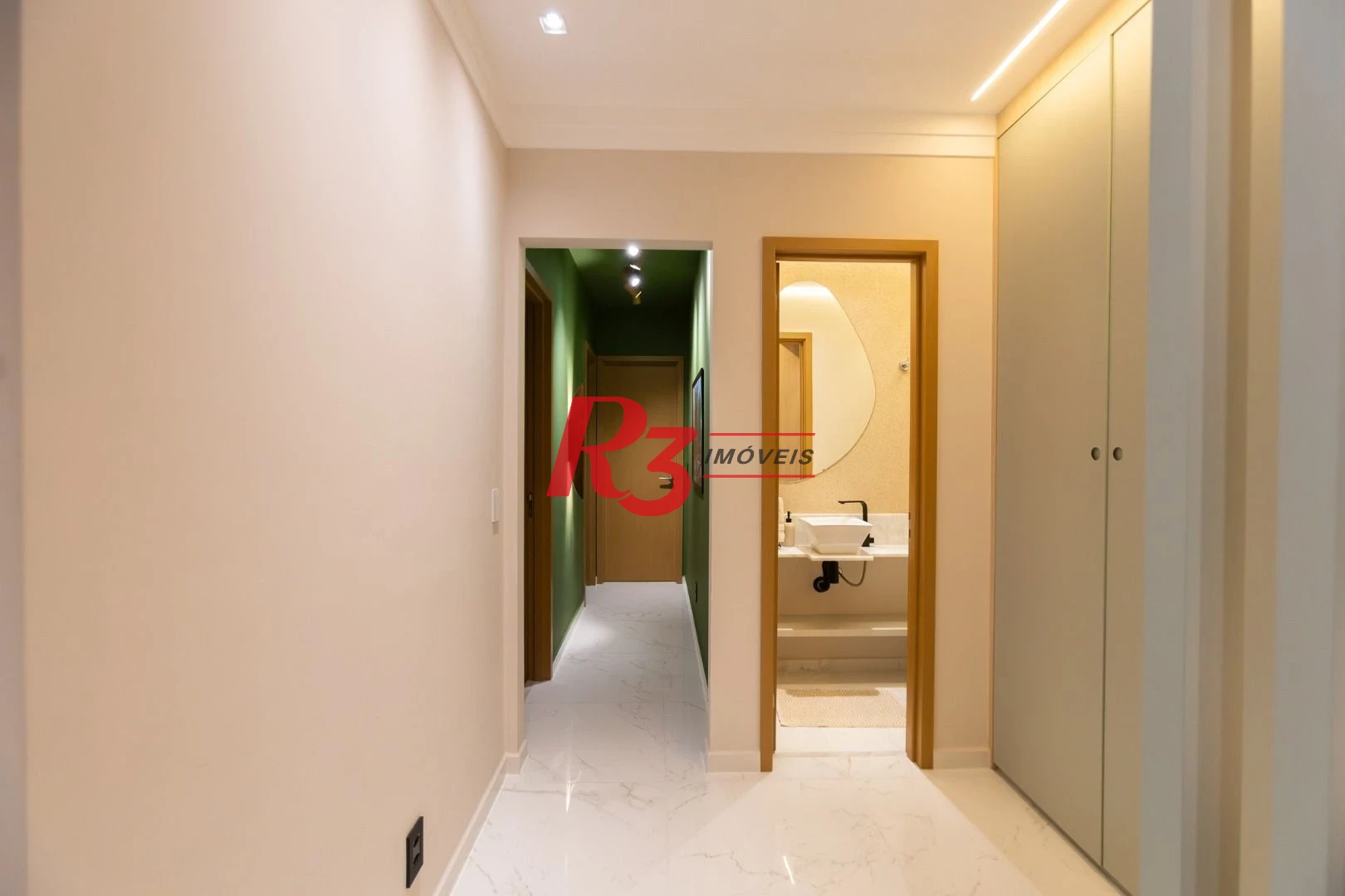 Apartamento com 3 dormitórios à venda, 99 m² por R$ 2.780.000,00 - Gonzaga - Santos/SP