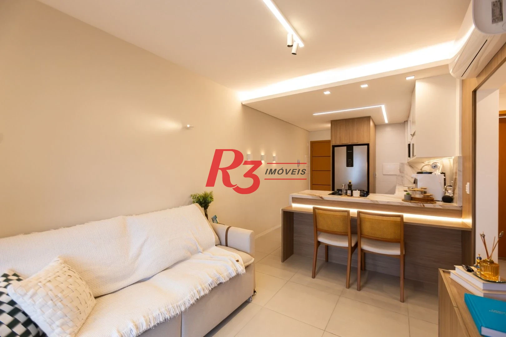 Apartamento com 2 dormitórios à venda, 65 m² por R$ 1.100.000,00 - Boqueirão - Santos/SP