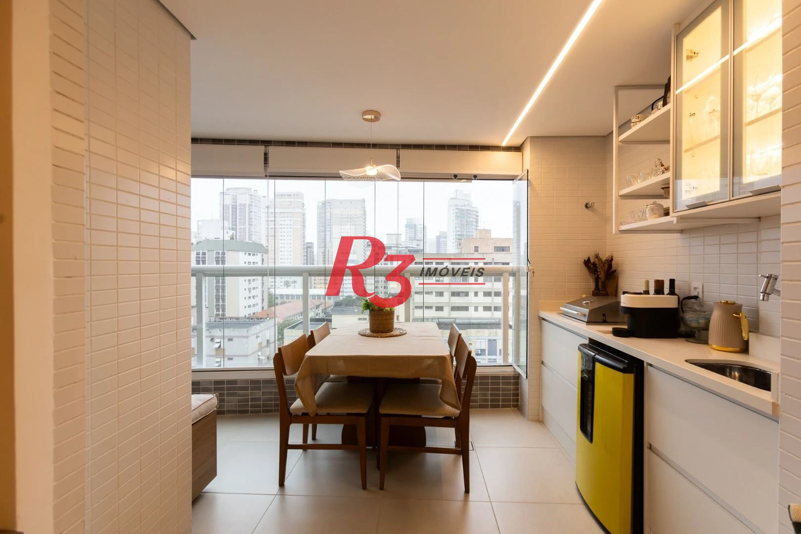 Apartamento com 2 dormitórios à venda, 65 m² por R$ 1.100.000,00 - Boqueirão - Santos/SP
