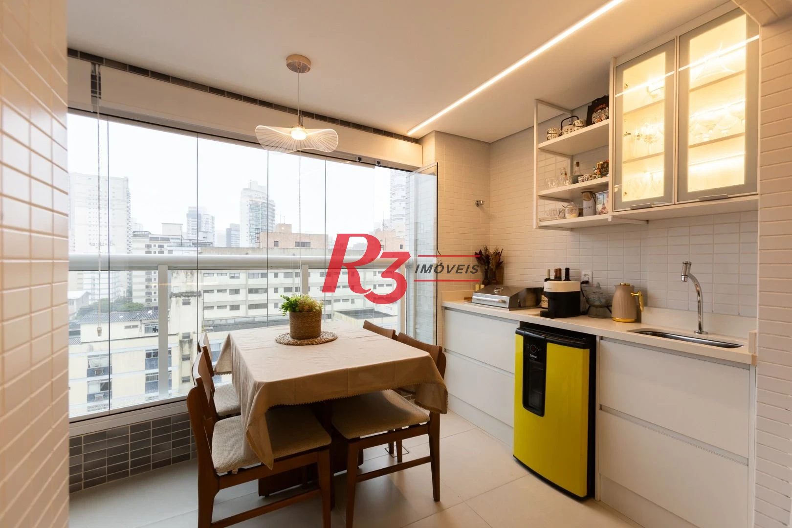 Apartamento com 2 dormitórios à venda, 65 m² por R$ 1.100.000,00 - Boqueirão - Santos/SP