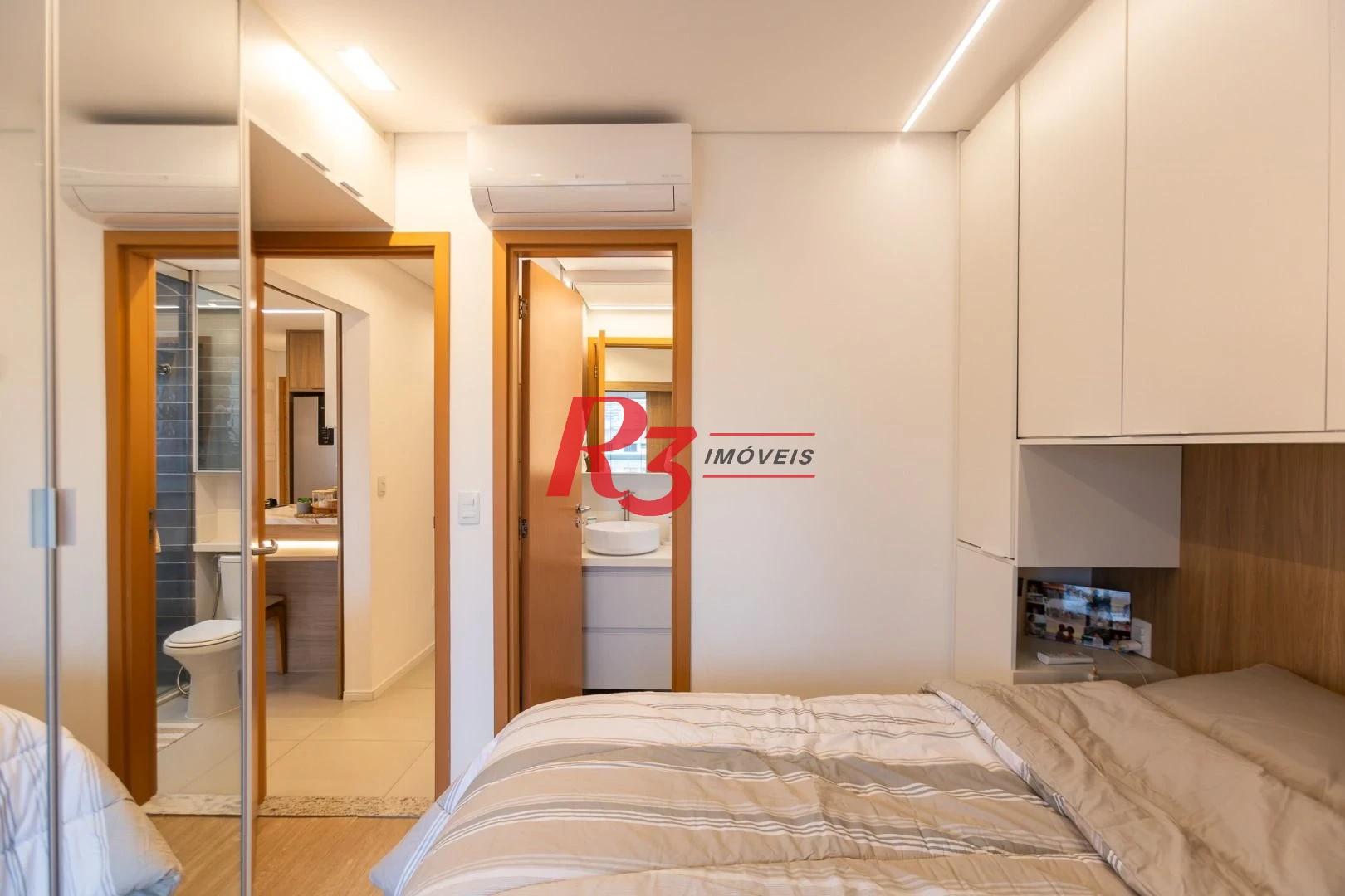 Apartamento com 2 dormitórios à venda, 65 m² por R$ 1.100.000,00 - Boqueirão - Santos/SP