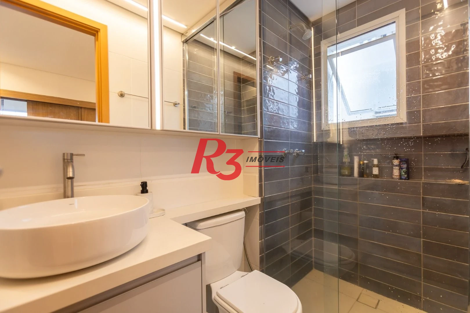 Apartamento com 2 dormitórios à venda, 65 m² por R$ 1.100.000,00 - Boqueirão - Santos/SP