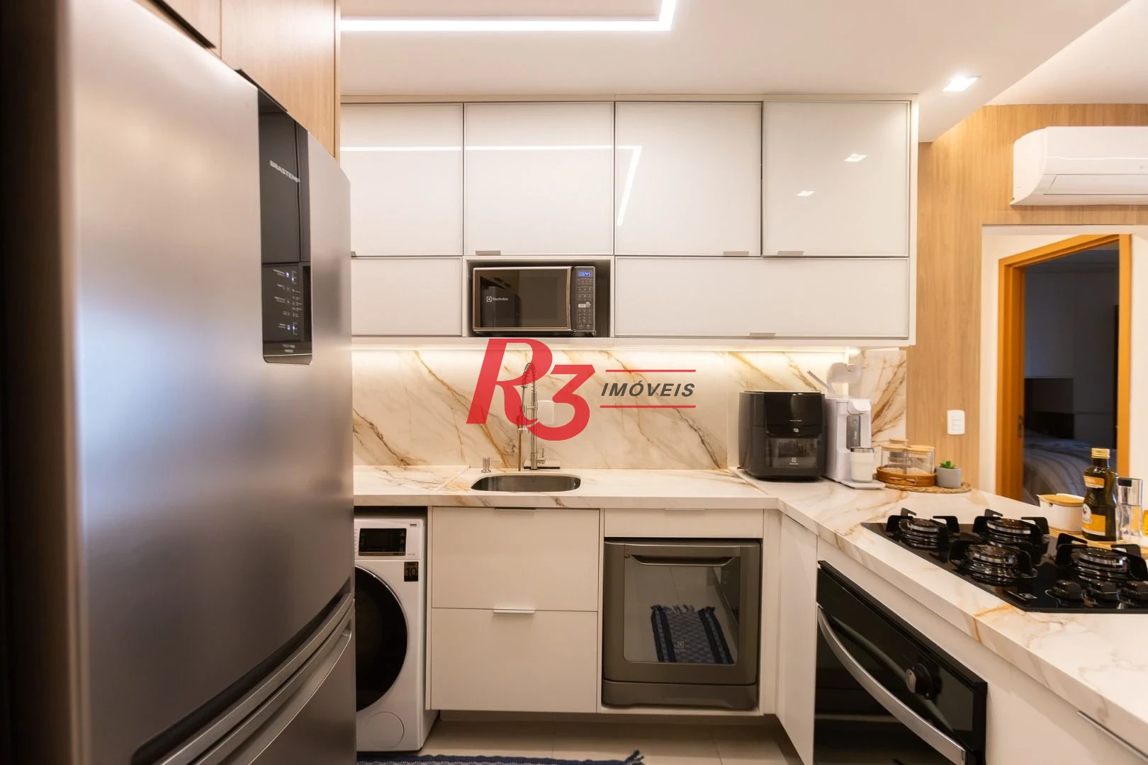 Apartamento com 2 dormitórios à venda, 65 m² por R$ 1.100.000,00 - Boqueirão - Santos/SP
