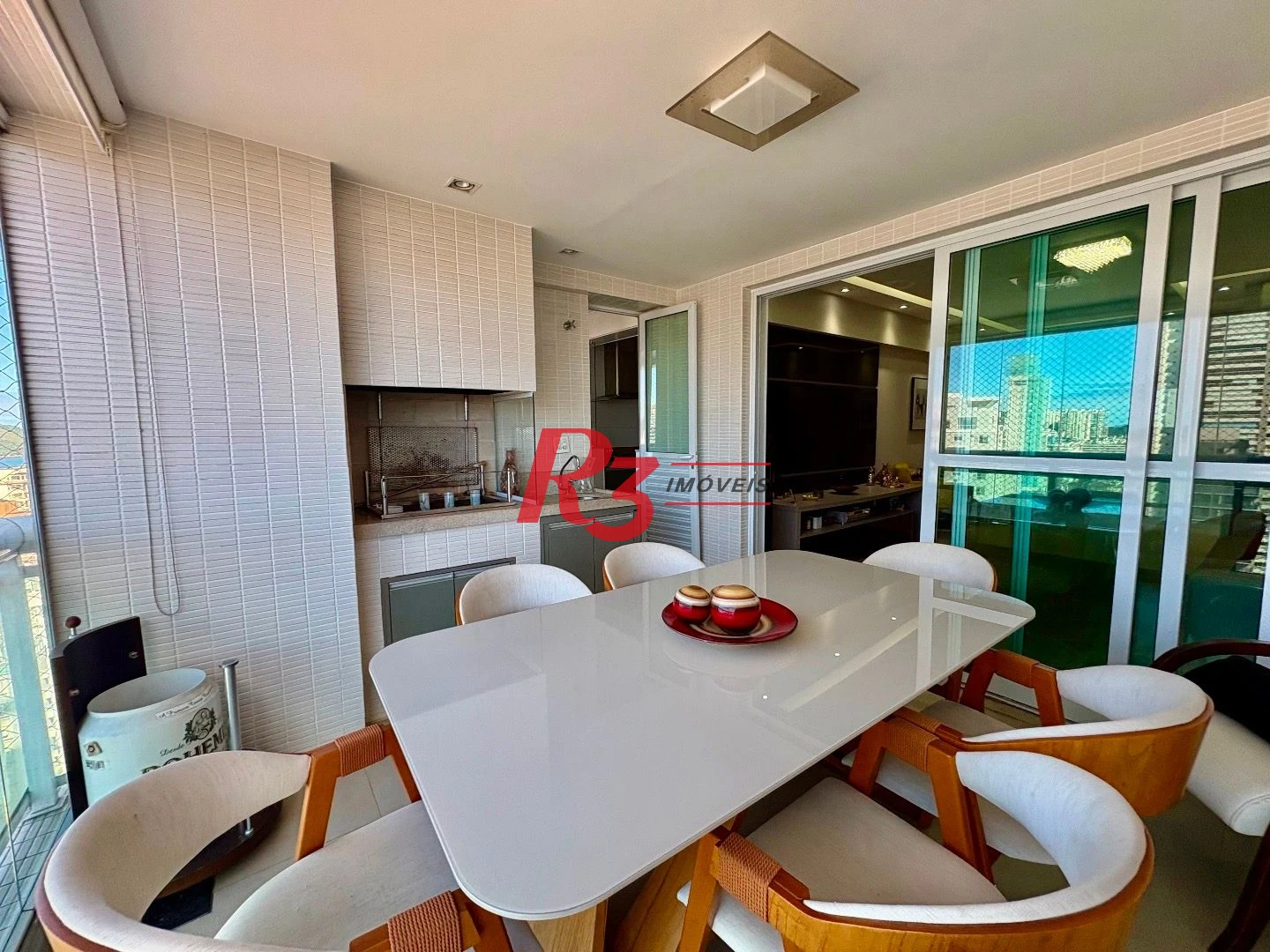 Apartamento Alto Padrão,  02 Suítes,  Varanda Gourmet - Santos/SP