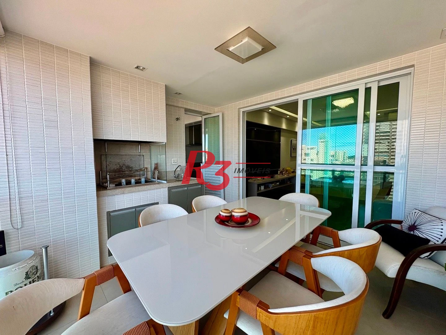 Apartamento Alto Padrão,  02 Suítes,  Varanda Gourmet - Santos/SP