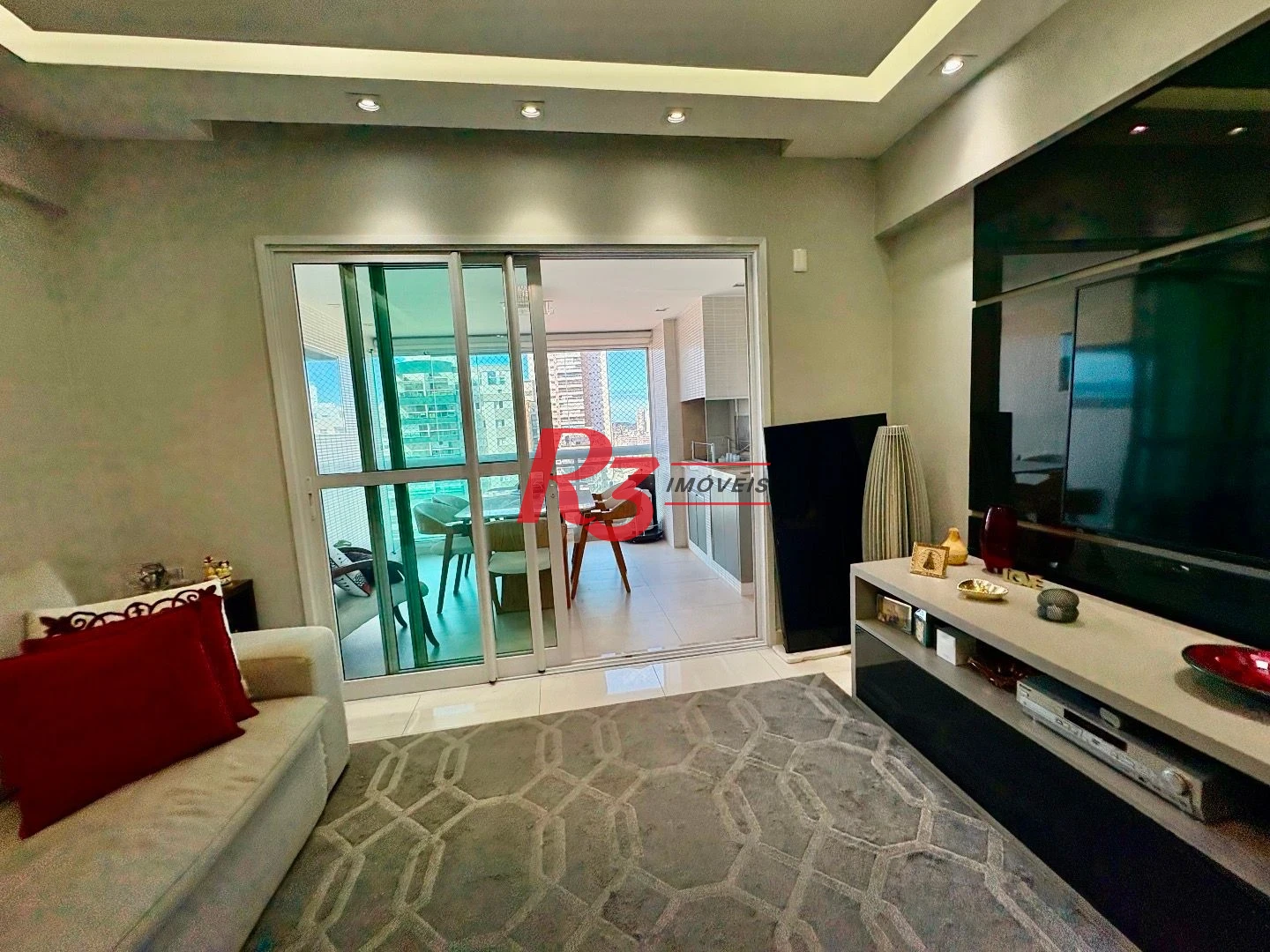 Apartamento Alto Padrão,  02 Suítes,  Varanda Gourmet - Santos/SP