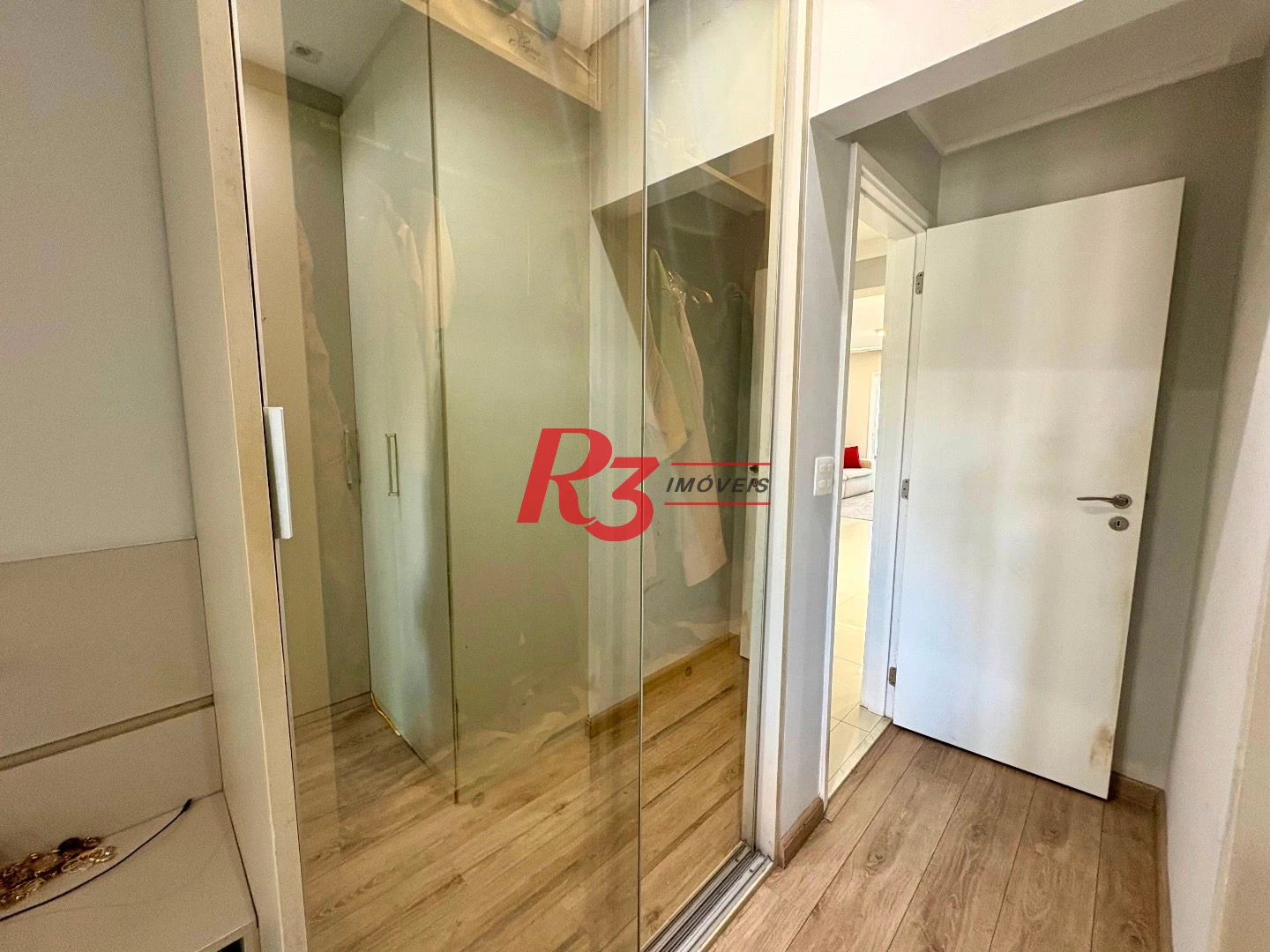 Apartamento Alto Padrão,  02 Suítes,  Varanda Gourmet - Santos/SP