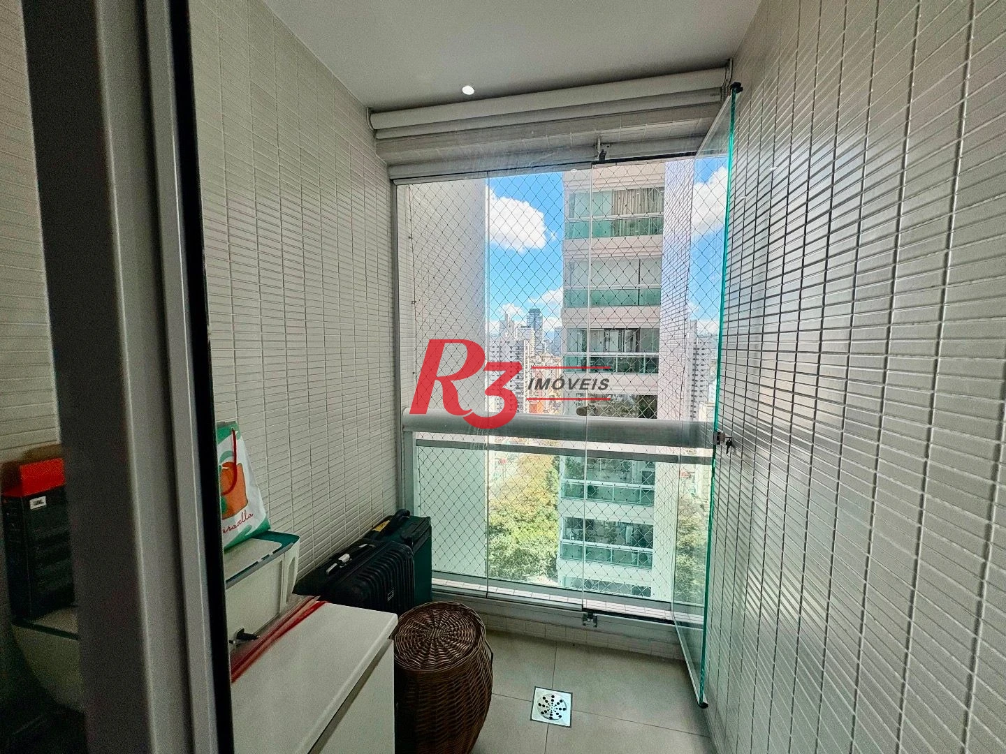 Apartamento Alto Padrão,  02 Suítes,  Varanda Gourmet - Santos/SP