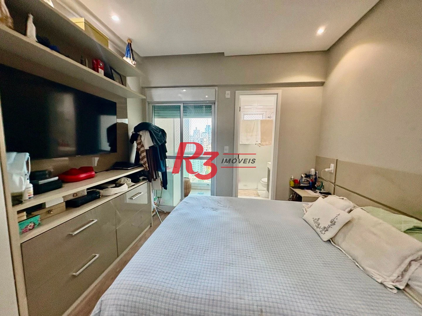 Apartamento Alto Padrão,  02 Suítes,  Varanda Gourmet - Santos/SP