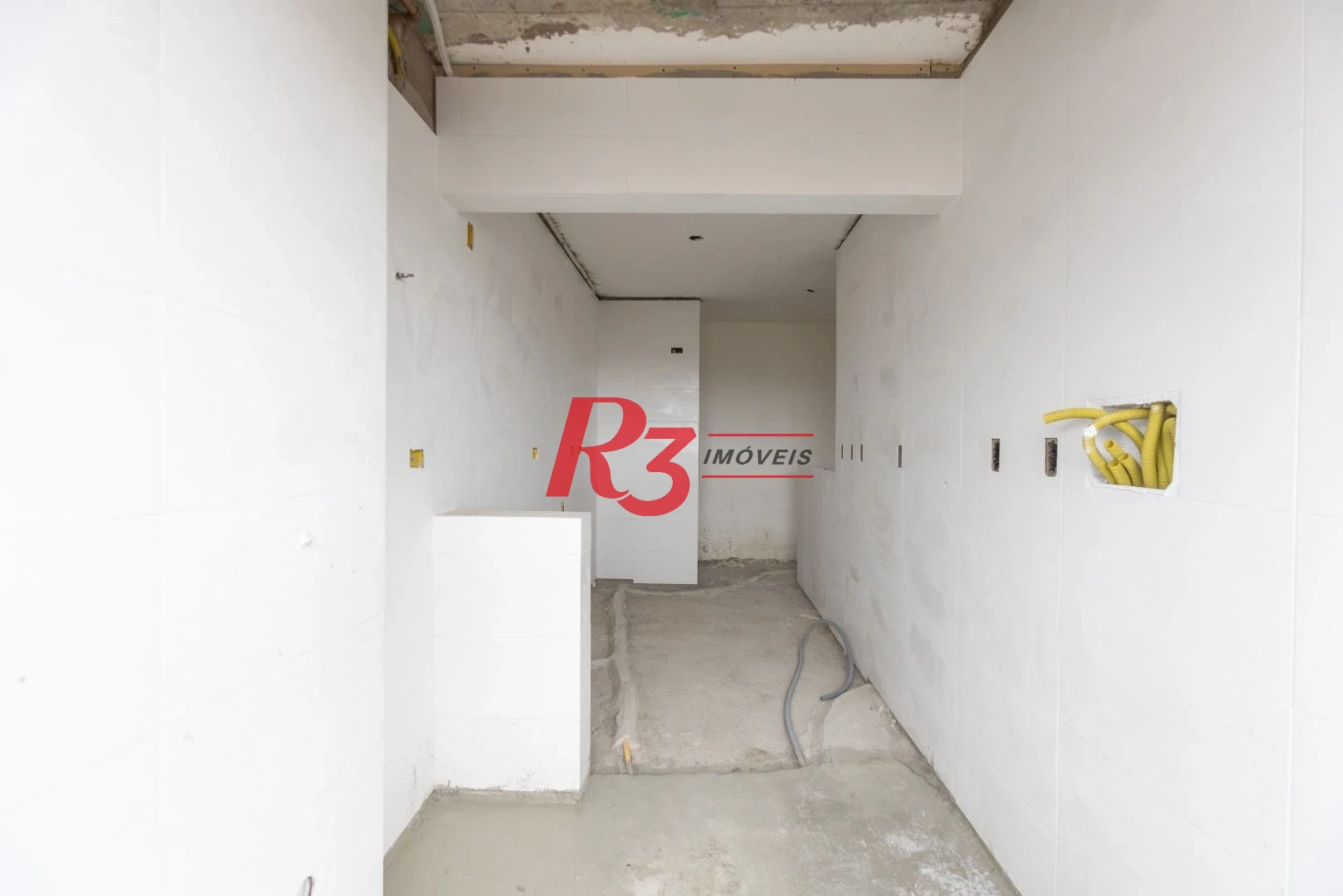Apartamento com 2 dormitórios à venda, 73 m² por R$ 740.000,00 - Marapé - Santos/SP