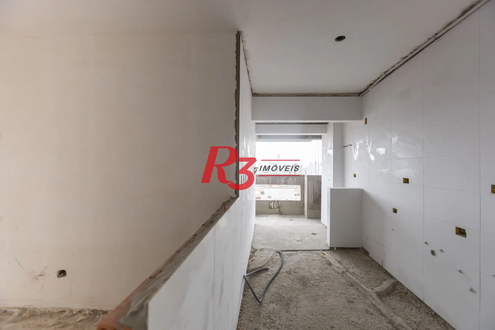 Apartamento com 2 dormitórios à venda, 73 m² por R$ 740.000,00 - Marapé - Santos/SP