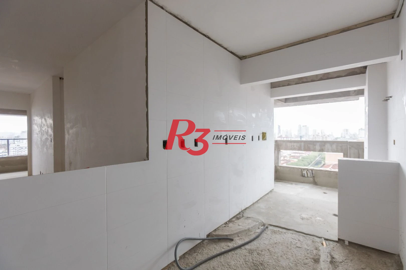 Apartamento com 2 dormitórios à venda, 73 m² por R$ 740.000,00 - Marapé - Santos/SP