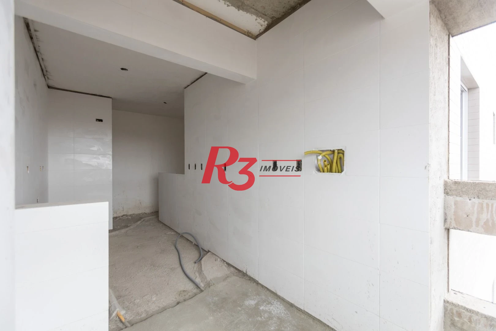 Apartamento com 2 dormitórios à venda, 73 m² por R$ 740.000,00 - Marapé - Santos/SP