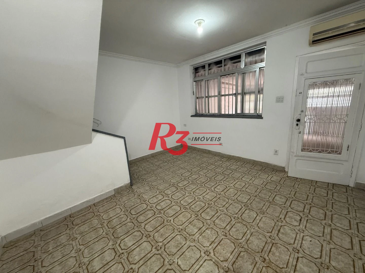 Sobrado com 2 dormitórios para alugar, 85 m² por R$ 4.300,00/mês - Ponta da Praia - Santos/SP