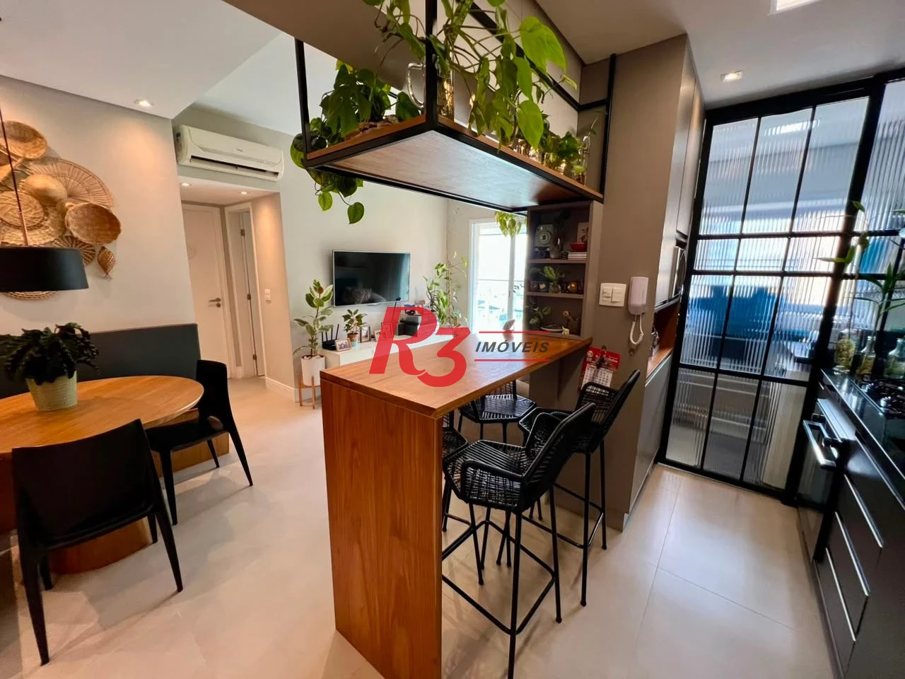 Apartamento com 2 dormitórios à venda, 69 m² por R$ 1.390.000,00 - Gonzaga - Santos/SP