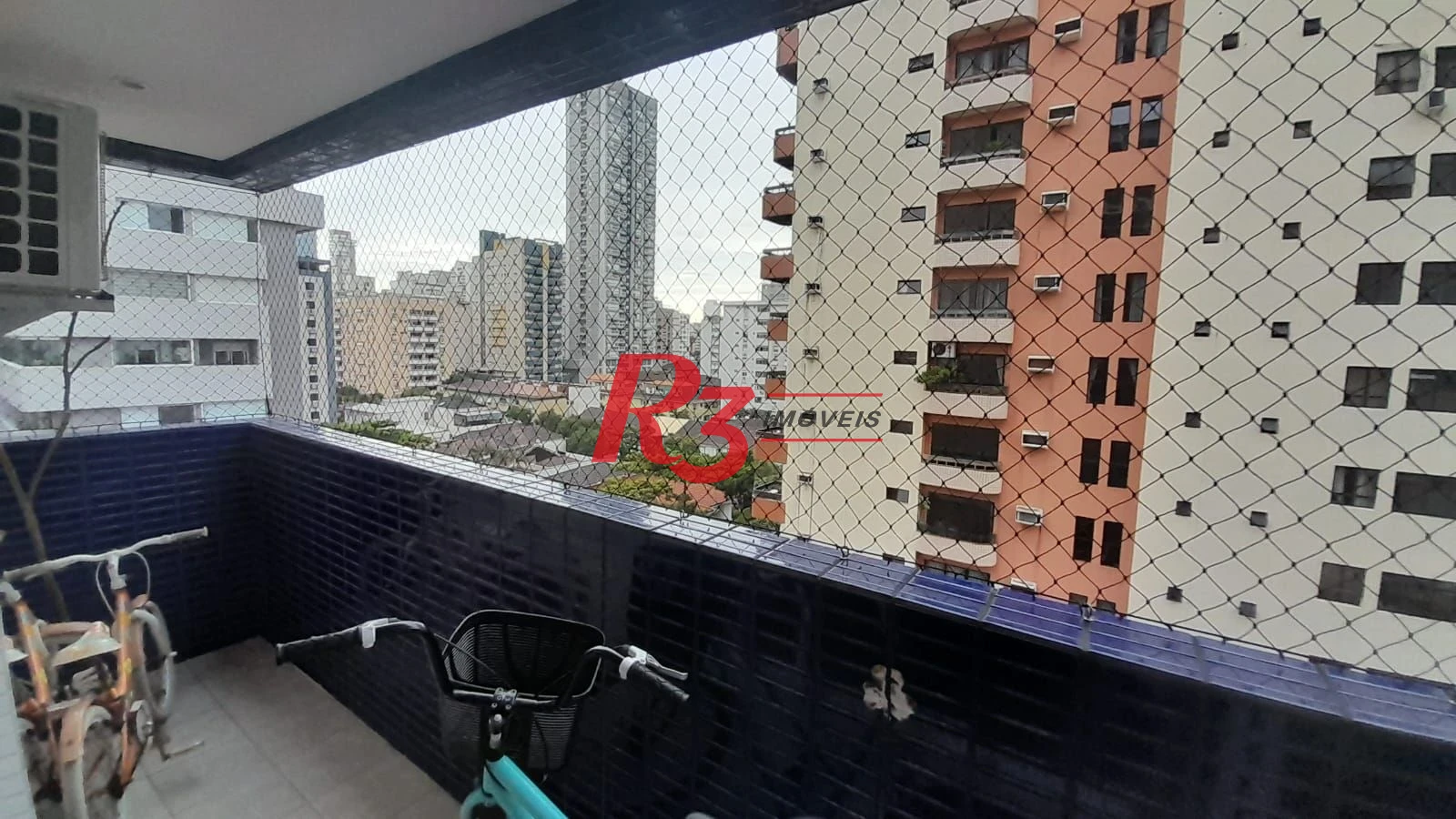 Apartamento com 2 dormitórios à venda, 103 m² por R$ 1.080.000,00 - Gonzaga - Santos/SP