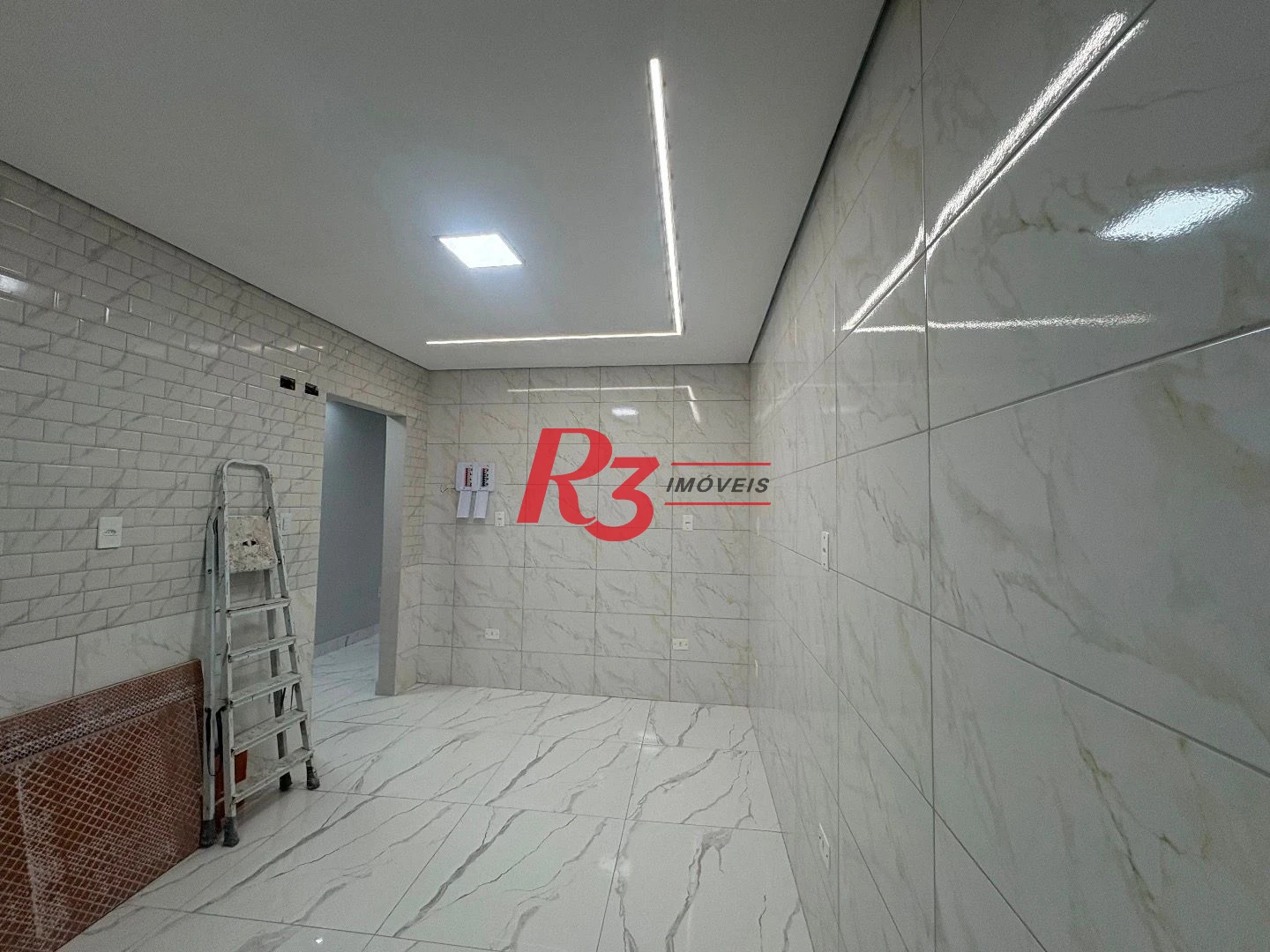 Apartamento com 2 dormitórios à venda, 96 m² por R$ 490.000,00 - Marapé - Santos/SP