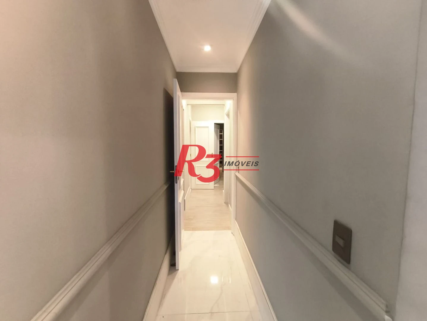 Apartamento com 3 dormitórios à venda, 145 m² por R$ 2.100.000,00 - Boqueirão - Santos/SP