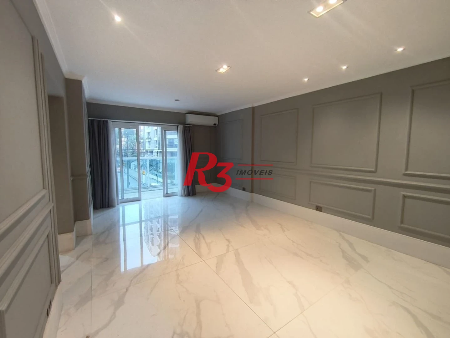 Apartamento com 3 dormitórios à venda, 145 m² por R$ 2.100.000,00 - Boqueirão - Santos/SP