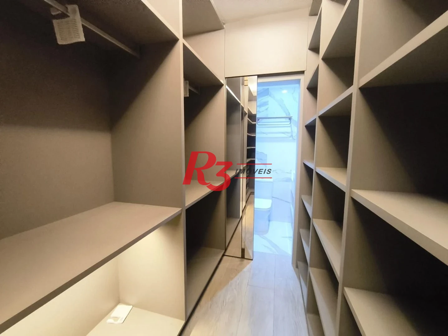 Apartamento com 3 dormitórios à venda, 145 m² por R$ 2.100.000,00 - Boqueirão - Santos/SP