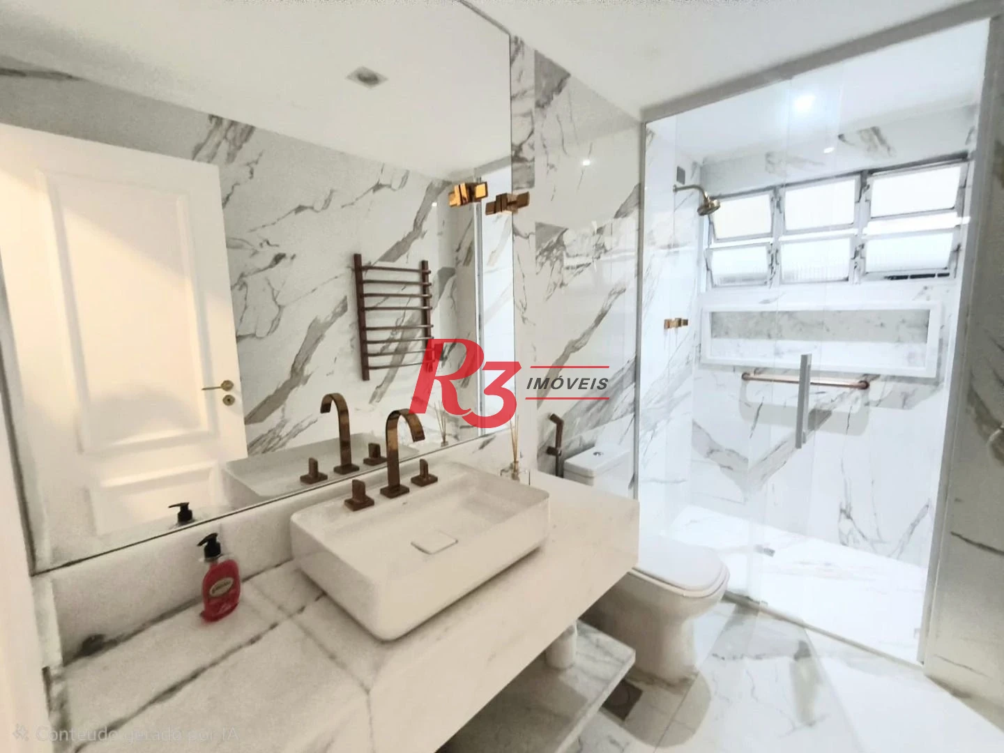 Apartamento com 3 dormitórios à venda, 145 m² por R$ 2.100.000,00 - Boqueirão - Santos/SP