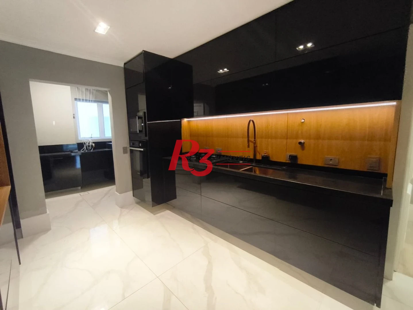Apartamento com 3 dormitórios à venda, 145 m² por R$ 2.100.000,00 - Boqueirão - Santos/SP