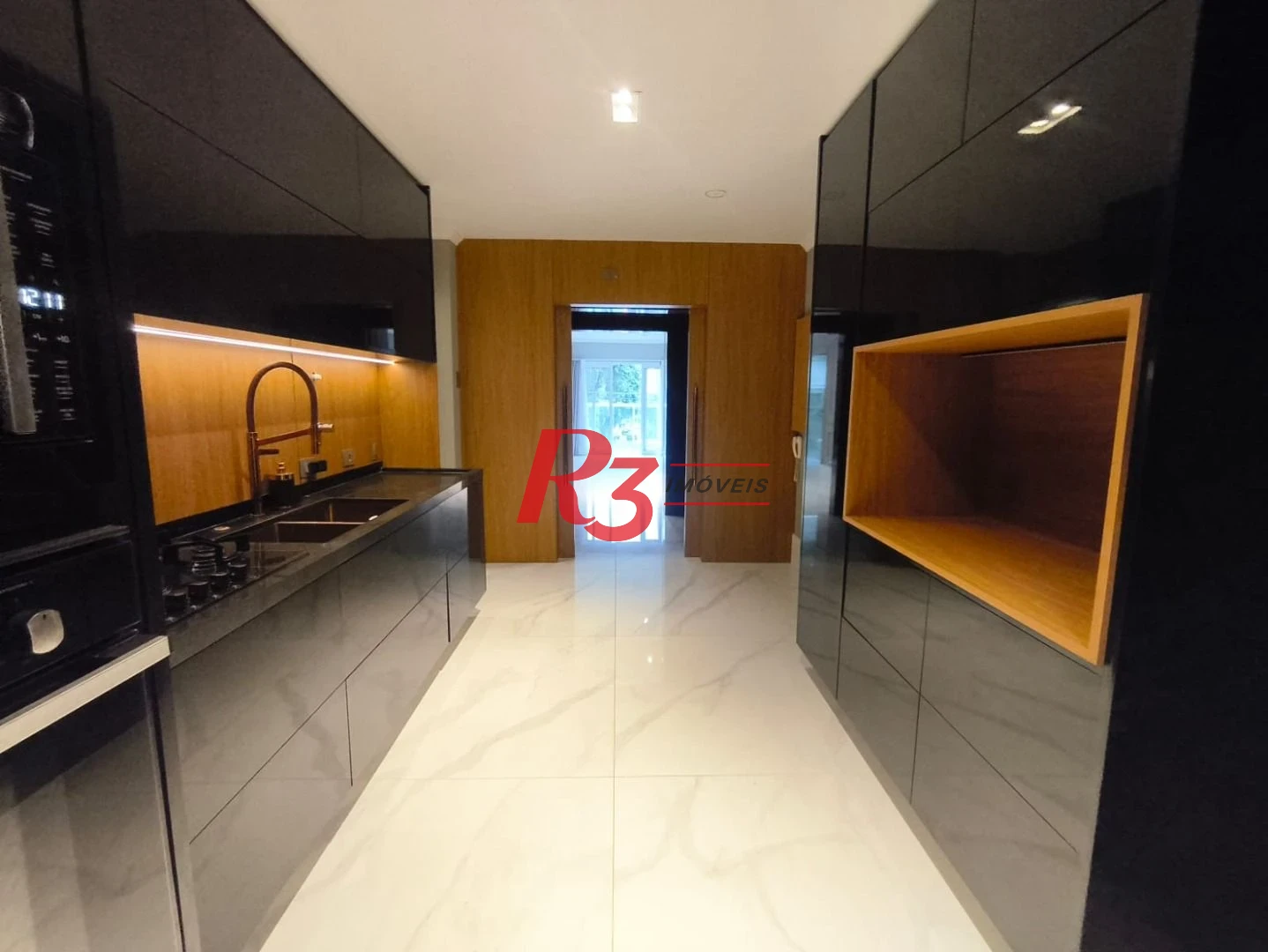 Apartamento com 3 dormitórios à venda, 145 m² por R$ 2.100.000,00 - Boqueirão - Santos/SP