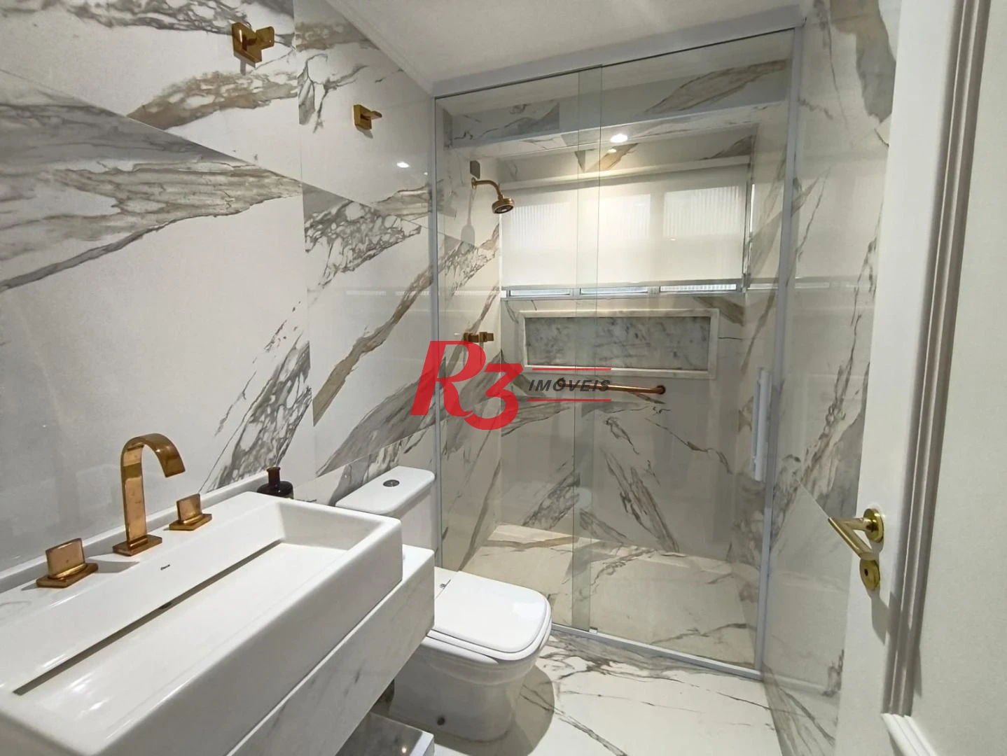 Apartamento com 3 dormitórios à venda, 145 m² por R$ 2.100.000,00 - Boqueirão - Santos/SP