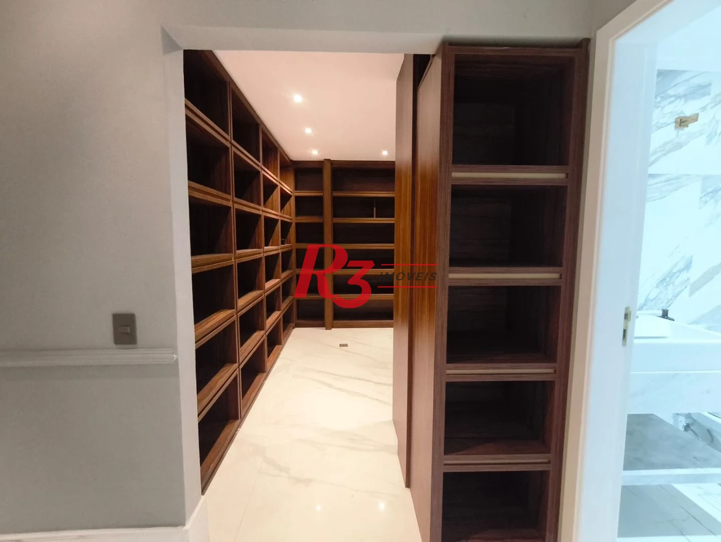 Apartamento com 3 dormitórios à venda, 145 m² por R$ 2.100.000,00 - Boqueirão - Santos/SP