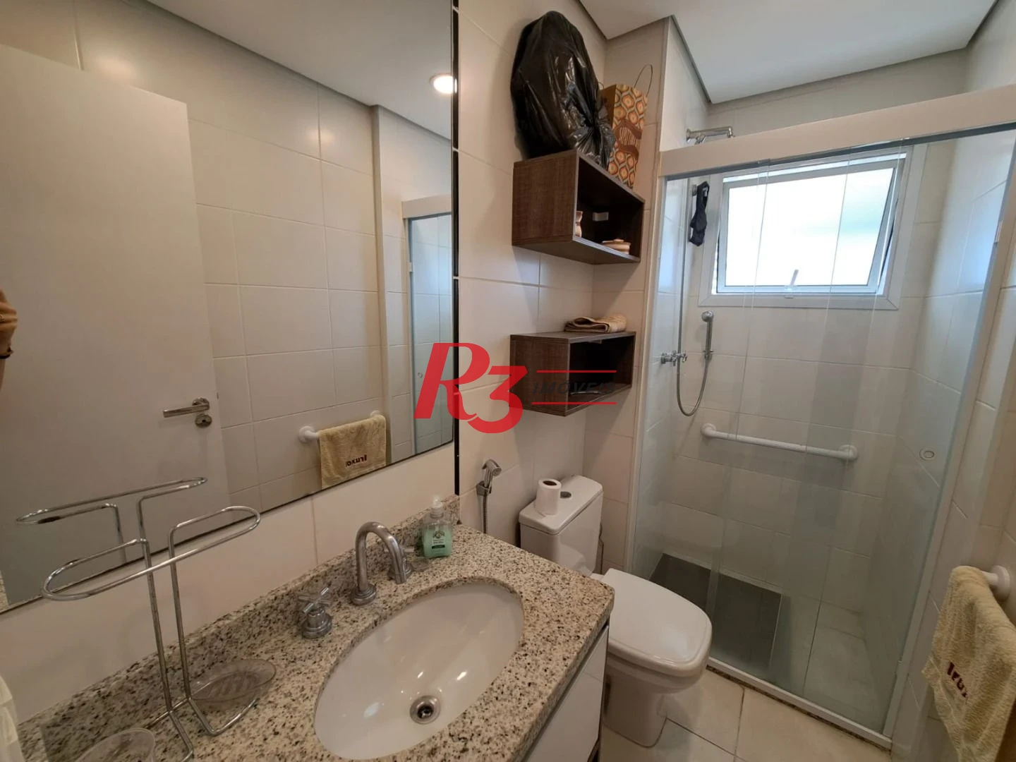 Apartamento com 2 dormitórios à venda, 69 m² por R$ 1.280.000,00 - Gonzaga - Santos/SP