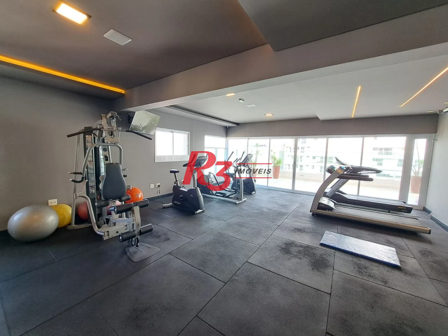 Apartamento com 2 dormitórios à venda, 69 m² por R$ 1.280.000,00 - Gonzaga - Santos/SP