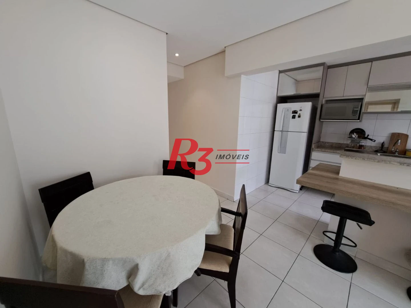 Apartamento com 2 dormitórios à venda, 69 m² por R$ 1.280.000,00 - Gonzaga - Santos/SP