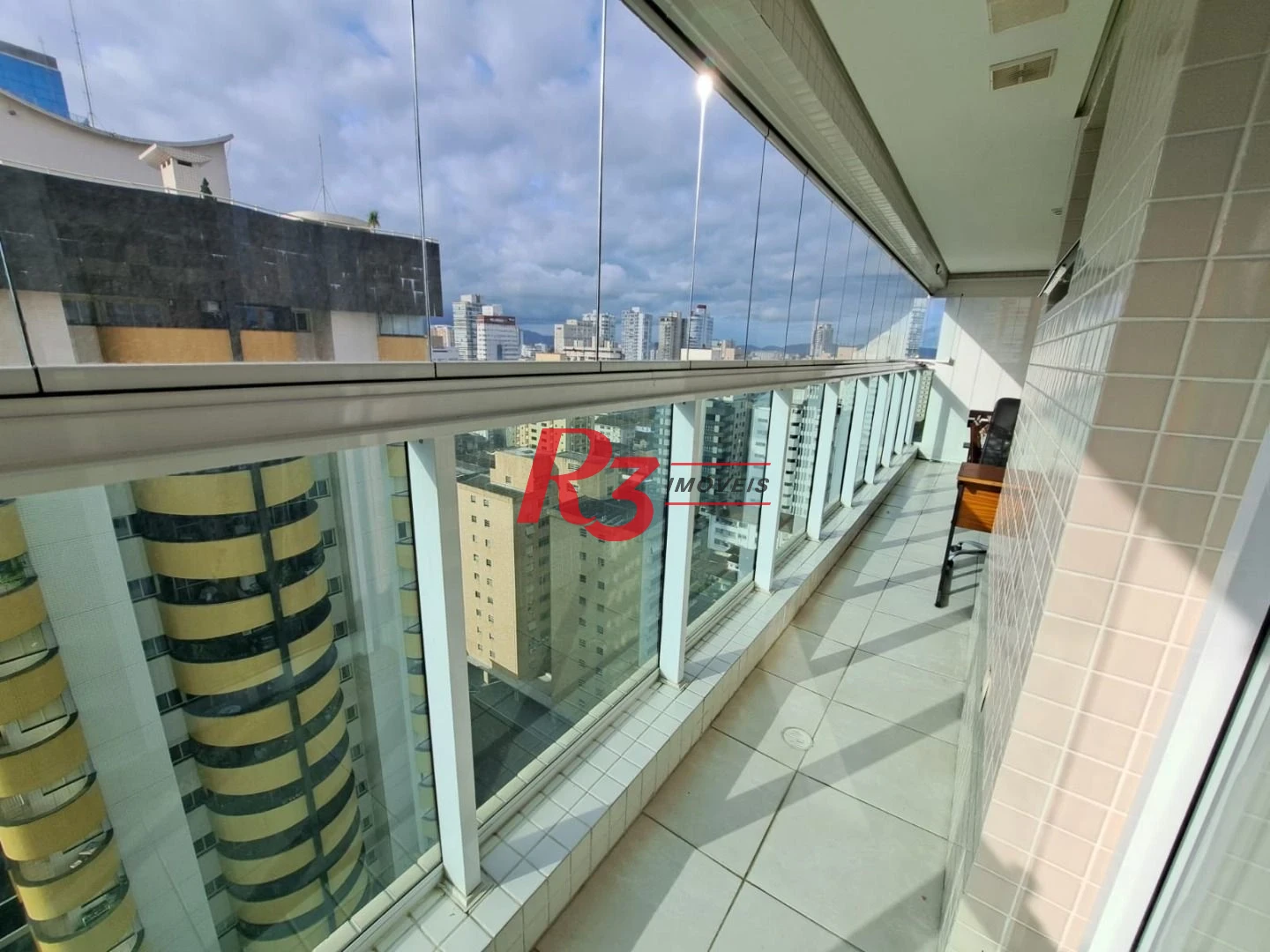 Apartamento com 2 dormitórios à venda, 69 m² por R$ 1.280.000,00 - Gonzaga - Santos/SP