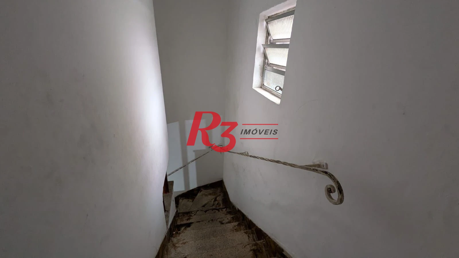 Sobrado com 2 dormitórios à venda, 69 m² por R$ 320.000,00 - Macuco - Santos/SP