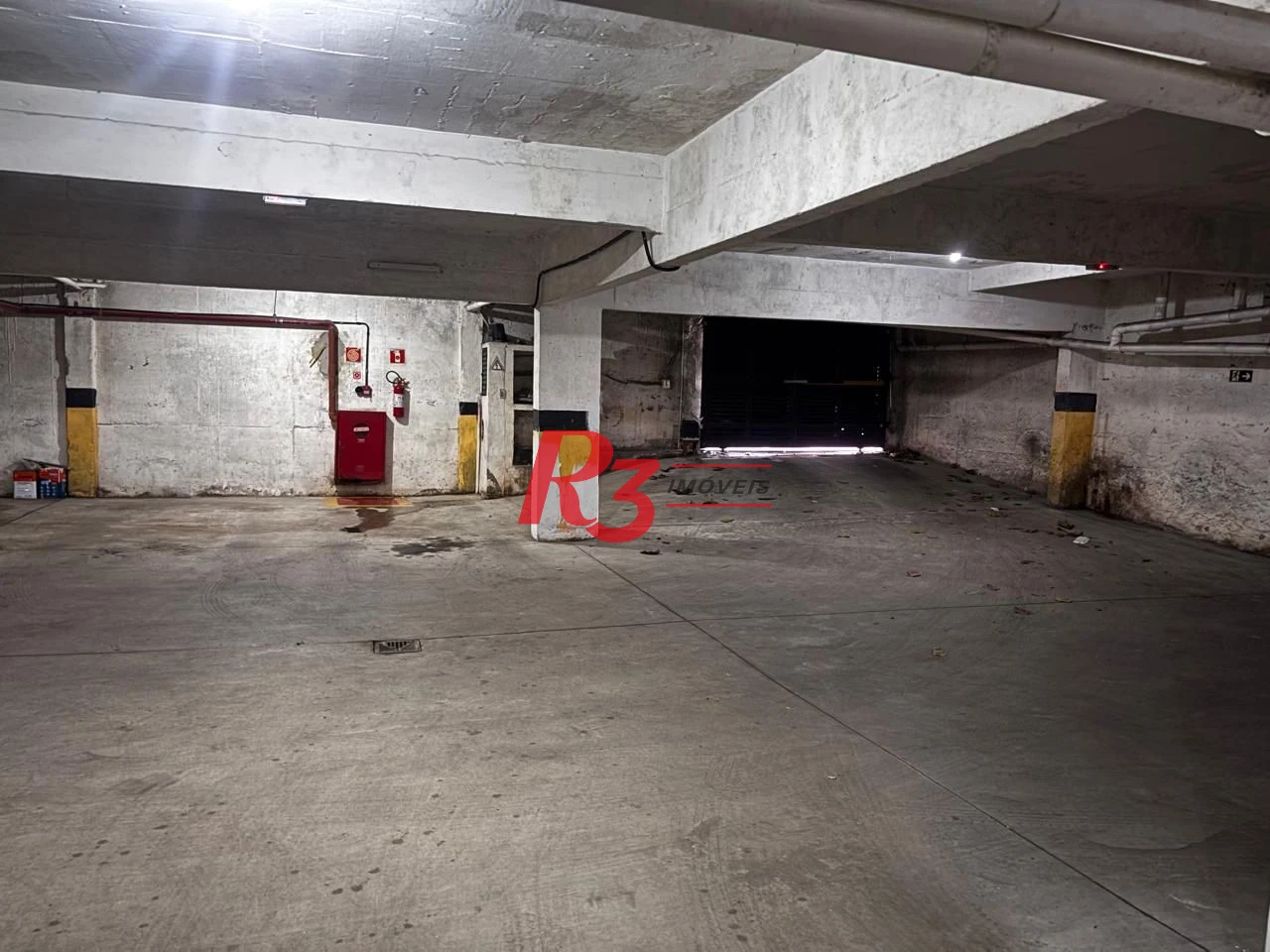 Apartamento com 2 dormitórios à venda, 54 m² por R$ 300.000,00 - Centro - São Vicente/SP