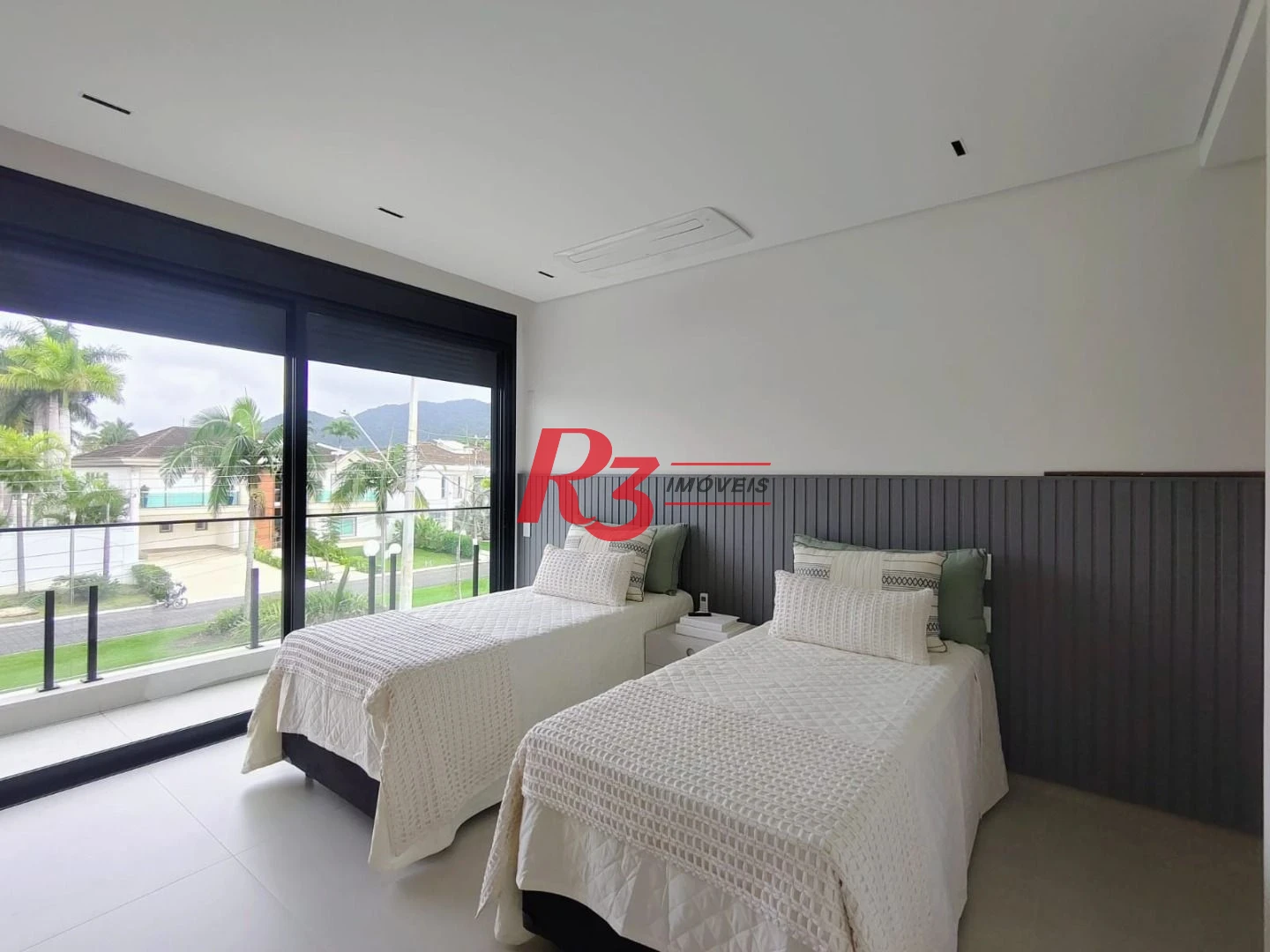 Casa com 7 dormitórios à venda, 850 m² por R$ 15.800.000,00 - Jardim Acapulco - Guarujá/SP