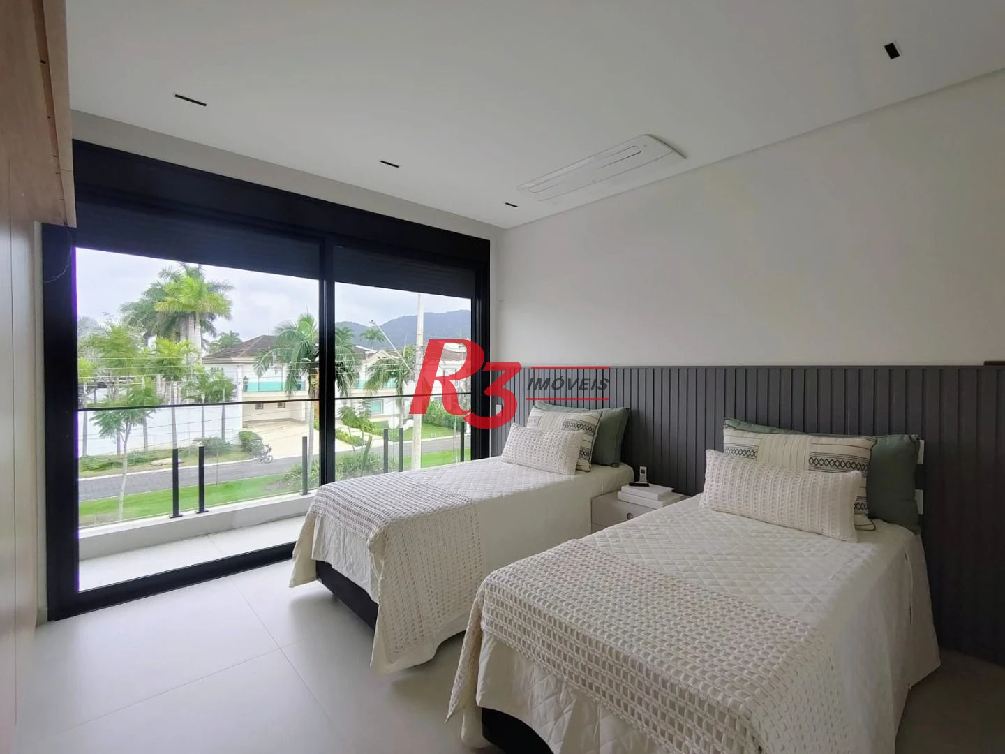 Casa com 7 dormitórios à venda, 850 m² por R$ 15.800.000,00 - Jardim Acapulco - Guarujá/SP