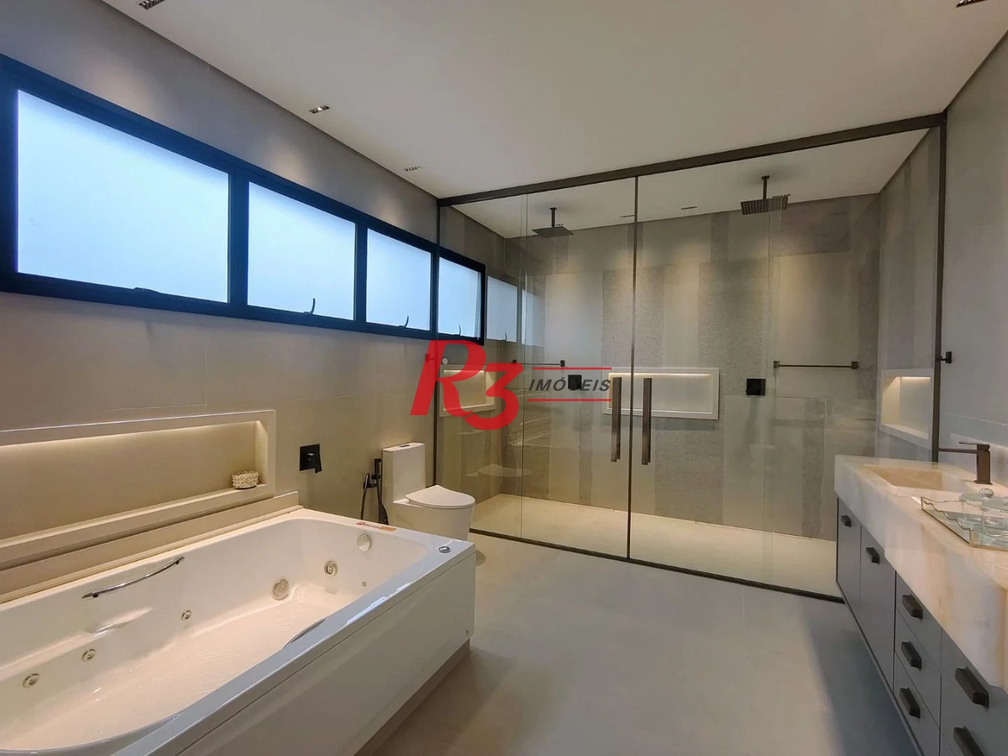 Casa com 7 dormitórios à venda, 850 m² por R$ 15.800.000,00 - Jardim Acapulco - Guarujá/SP