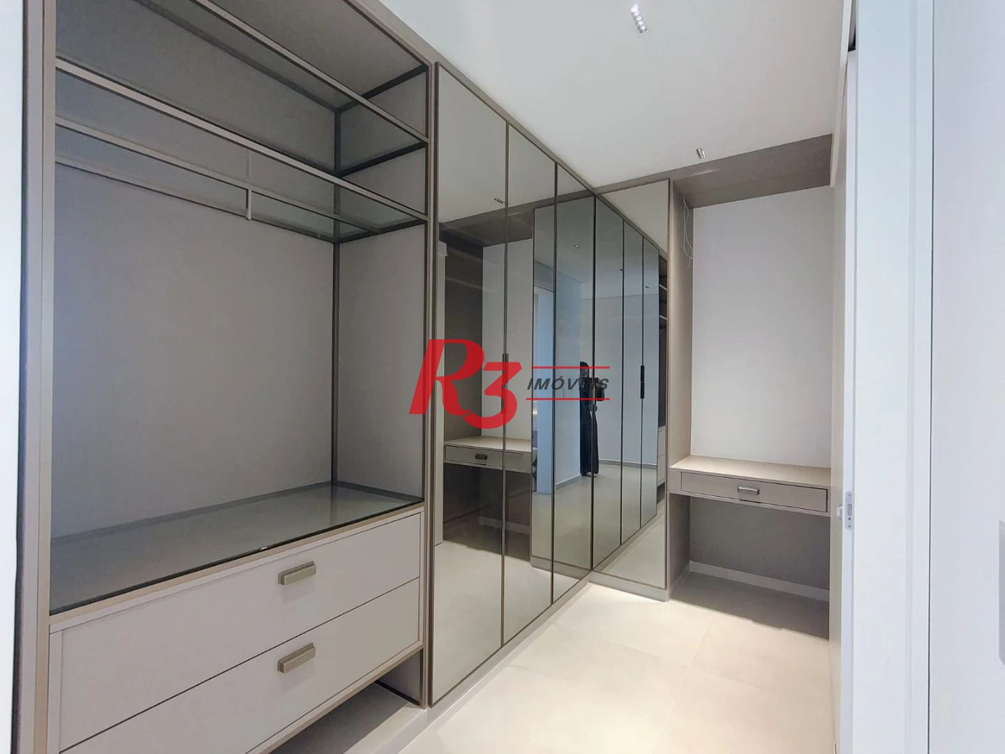 Casa com 7 dormitórios à venda, 850 m² por R$ 15.800.000,00 - Jardim Acapulco - Guarujá/SP