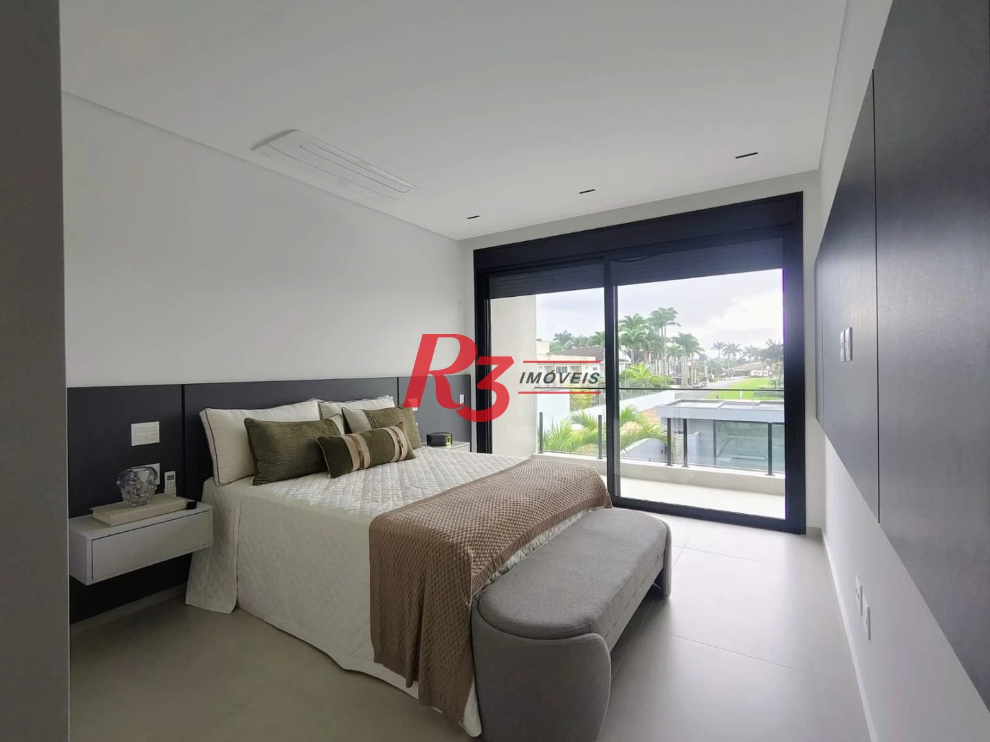 Casa com 7 dormitórios à venda, 850 m² por R$ 15.800.000,00 - Jardim Acapulco - Guarujá/SP