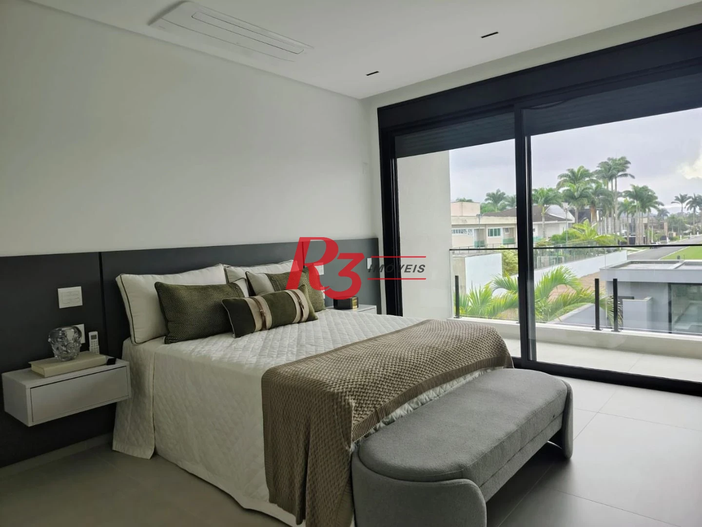 Casa com 7 dormitórios à venda, 850 m² por R$ 15.800.000,00 - Jardim Acapulco - Guarujá/SP