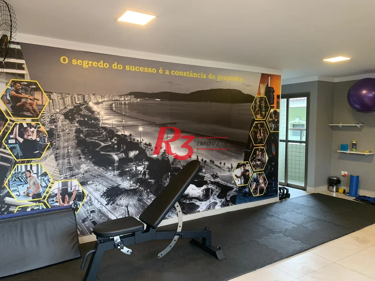 Apartamento com 3 dormitórios à venda, 126 m² por R$ 1.100.000,00 - Boqueirão - Santos/SP