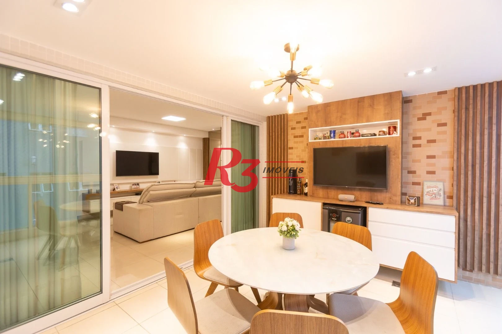 Apartamento com 3 dormitórios sendo 1 suíte à venda, 123 m² por R$ 1.630.000 - Ponta da Praia - Santos/SP