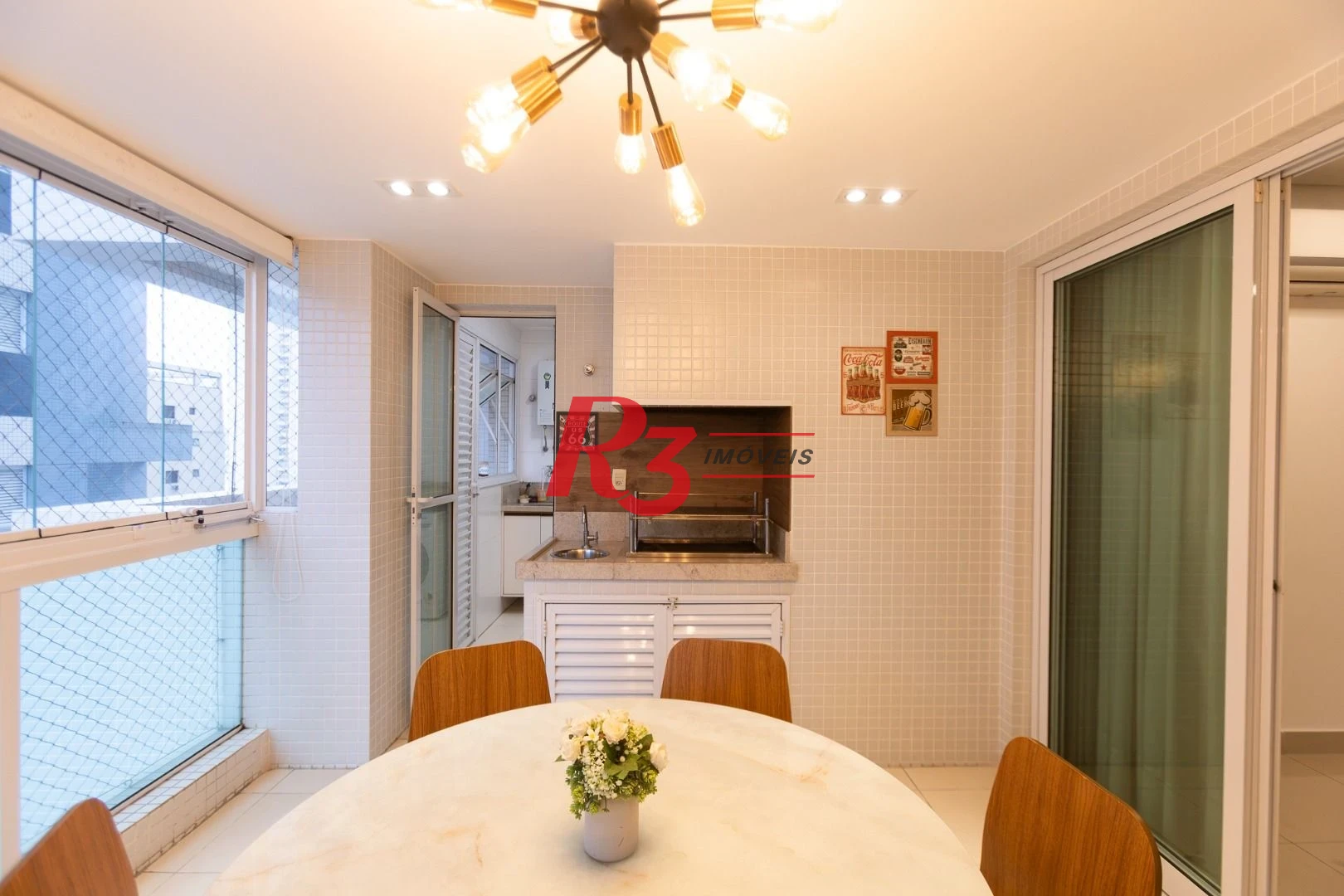 Apartamento com 3 dormitórios sendo 1 suíte à venda, 123 m² por R$ 1.630.000 - Ponta da Praia - Santos/SP