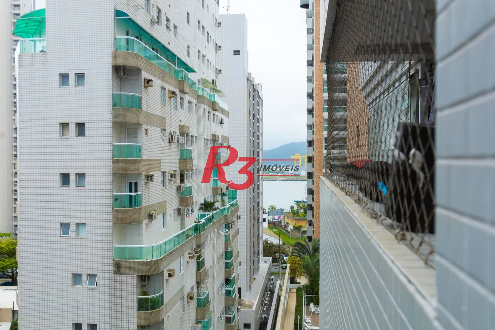 Apartamento com 3 dormitórios sendo 1 suíte à venda, 123 m² por R$ 1.630.000 - Ponta da Praia - Santos/SP