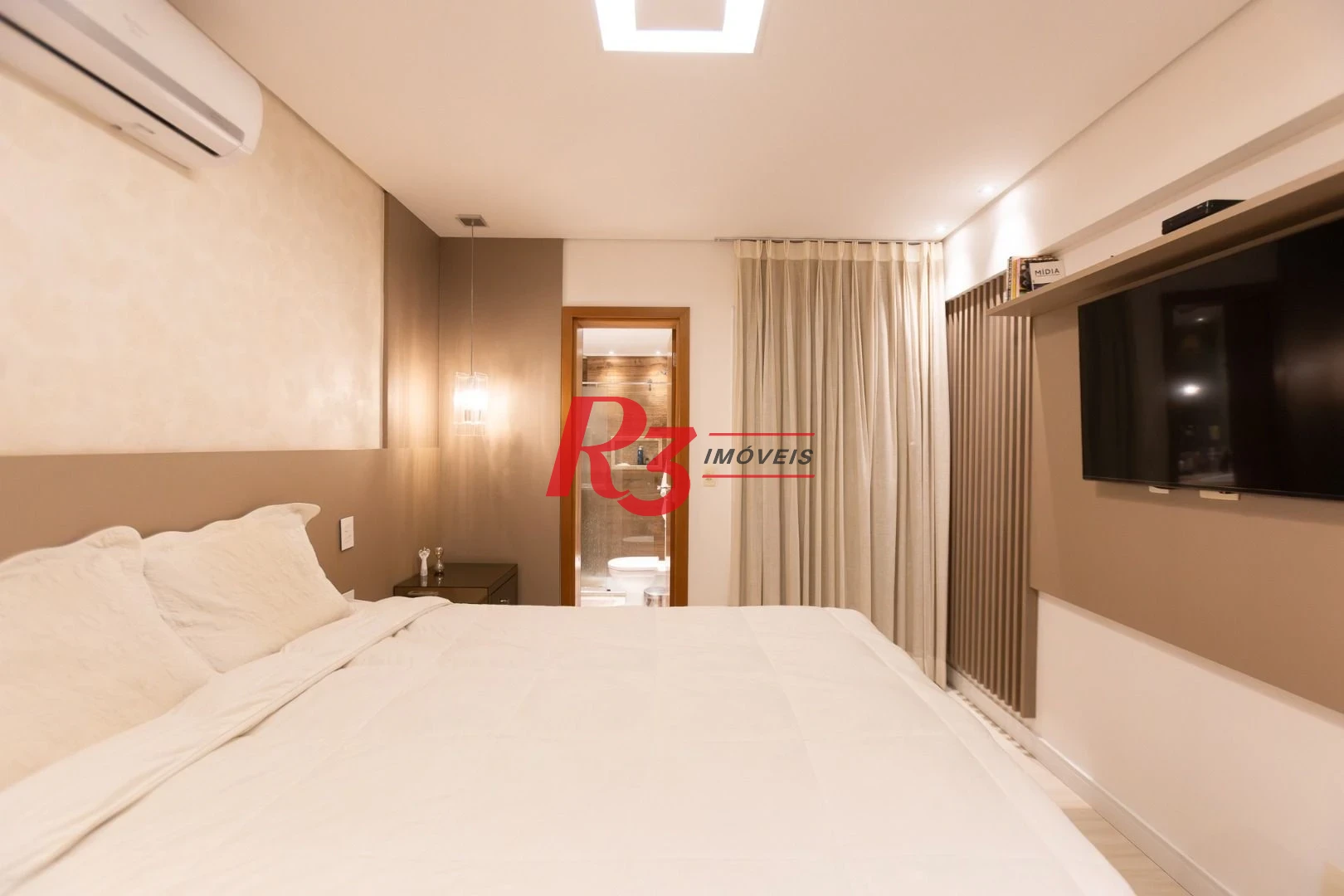 Apartamento com 3 dormitórios sendo 1 suíte à venda, 123 m² por R$ 1.630.000 - Ponta da Praia - Santos/SP
